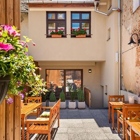 Blumenhaus Sibiu Aparthotel ภายนอก รูปภาพ