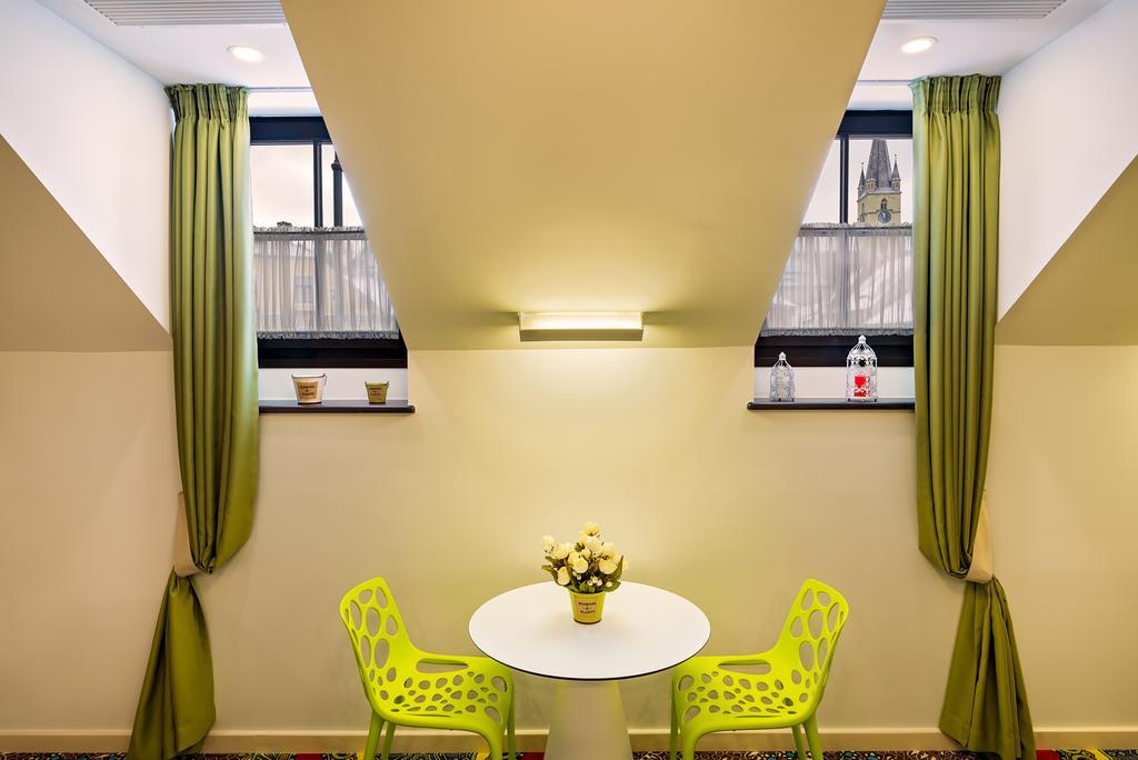 Blumenhaus Sibiu Aparthotel ภายนอก รูปภาพ