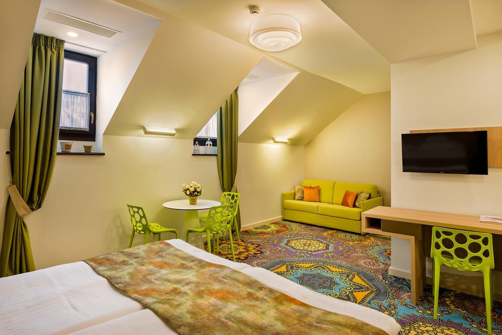 Blumenhaus Sibiu Aparthotel ภายนอก รูปภาพ