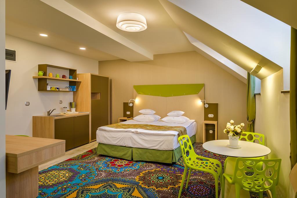 Blumenhaus Sibiu Aparthotel ภายนอก รูปภาพ