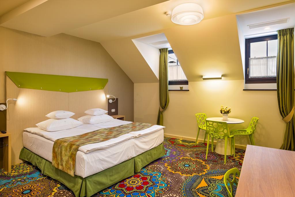 Blumenhaus Sibiu Aparthotel ภายนอก รูปภาพ