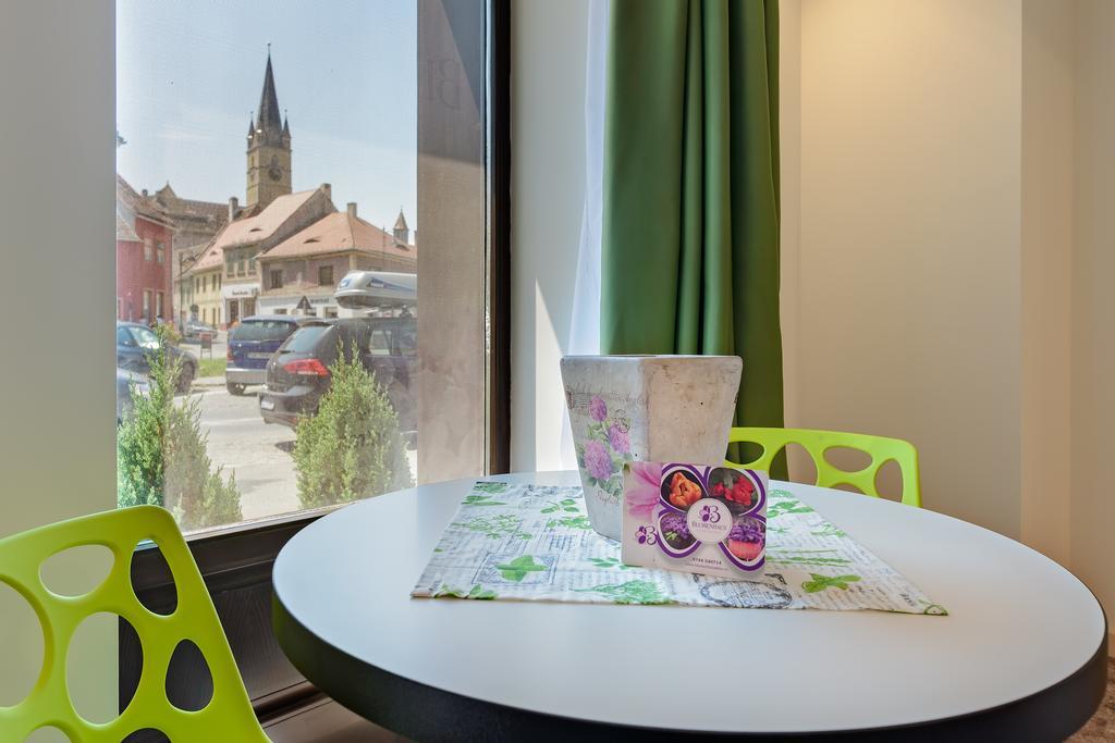 Blumenhaus Sibiu Aparthotel ภายนอก รูปภาพ