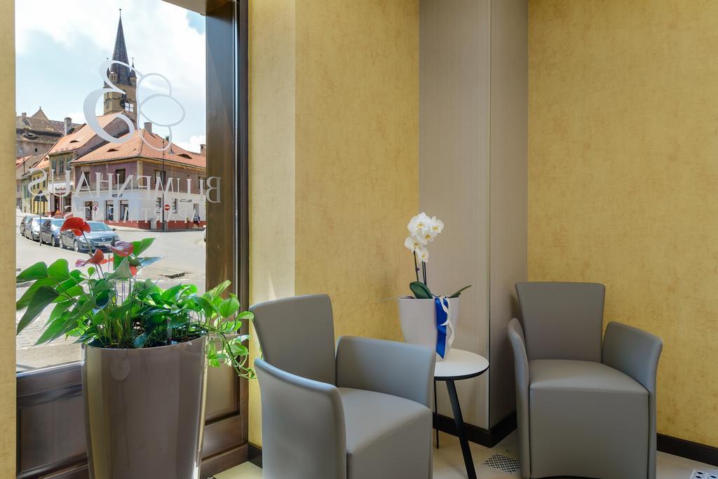 Blumenhaus Sibiu Aparthotel ภายนอก รูปภาพ