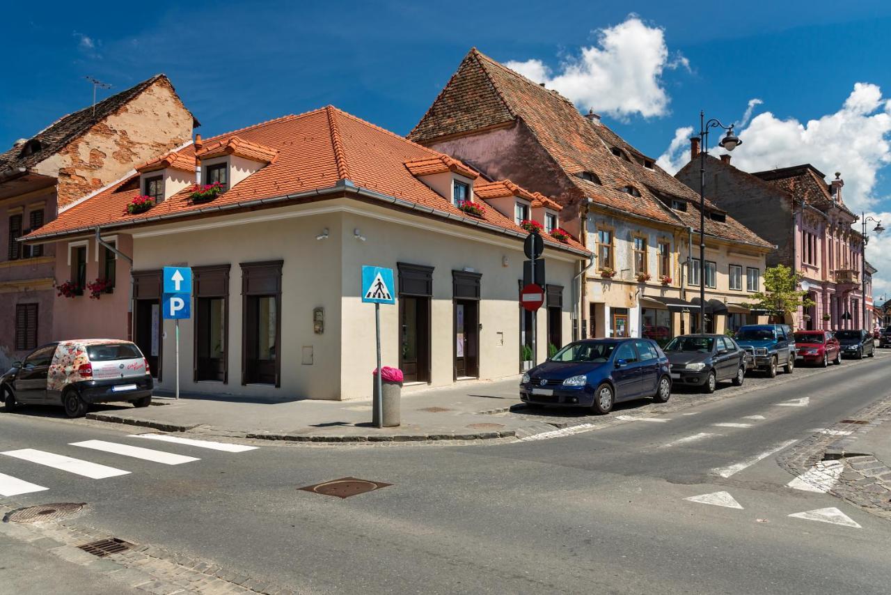 Blumenhaus Sibiu Aparthotel ภายนอก รูปภาพ